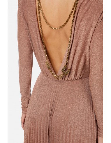 Langes plissiertes Kleid mit Schlitzen