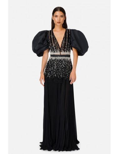 Langes Kleid mit Puffärmeln